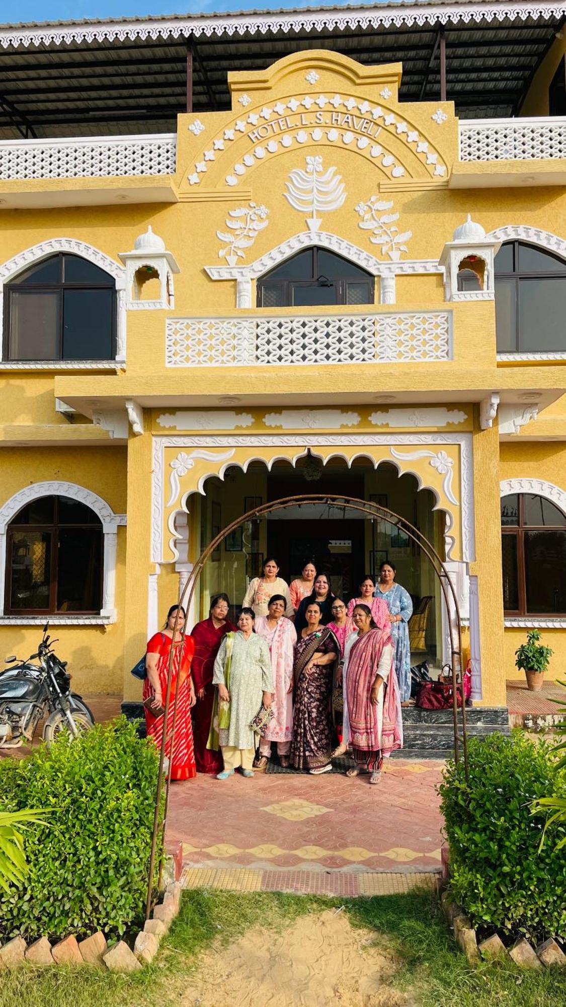 Hotel L S Haveli à Pushkar Extérieur photo